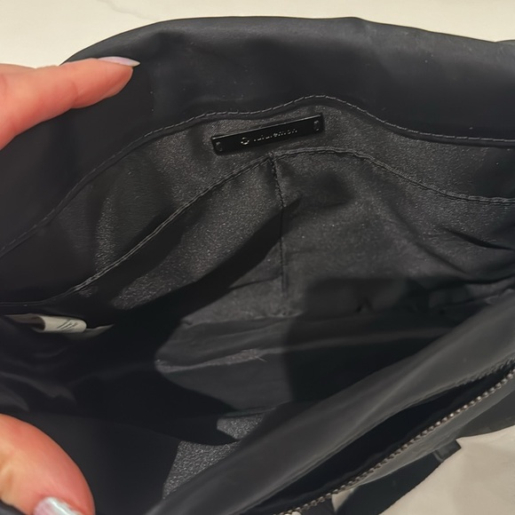 Lululemon crossbody bag with leather details - Picture 4 of 9